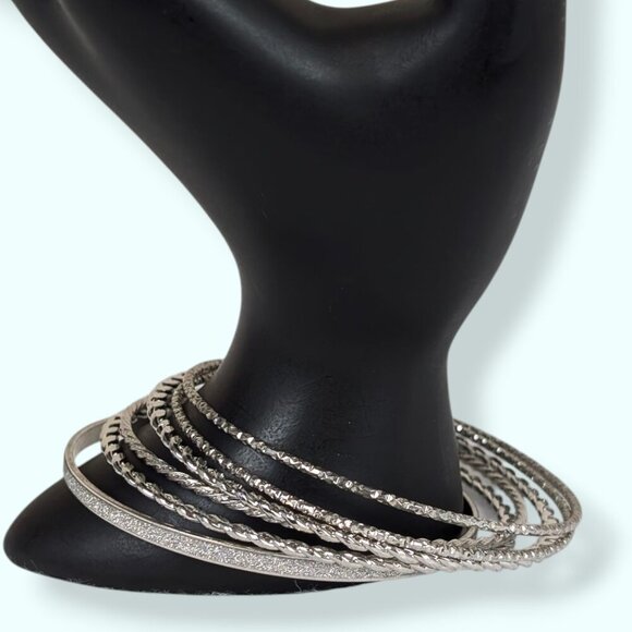 Set of 6 Silver Tone Bangle Bracelets - Picture 1 of 4